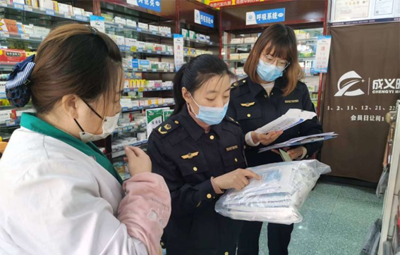 小小口罩保安全 醫(yī)護(hù)人員防護(hù)用品零售的重要性與挑戰(zhàn)